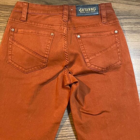 Shyanne Women’s Mid Rise Boot Cut Jeans - Picture 5 of 8